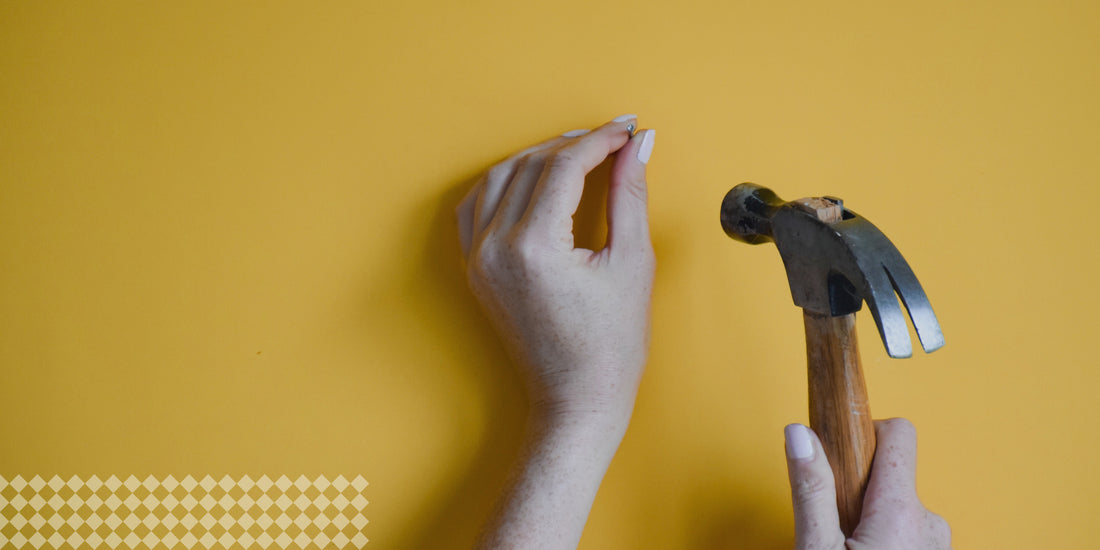 RECOVER YOUR WALL FROM NAIL HOLES